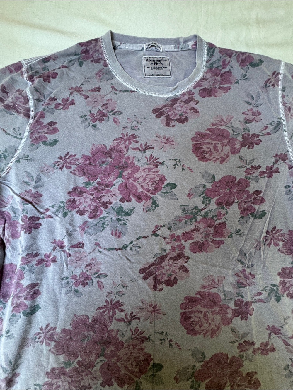 AmberCrombie &Fitch Floral Crew Neck Men’s T-Shirt - Lavender with Plum Floral L - Picture 3 of 7